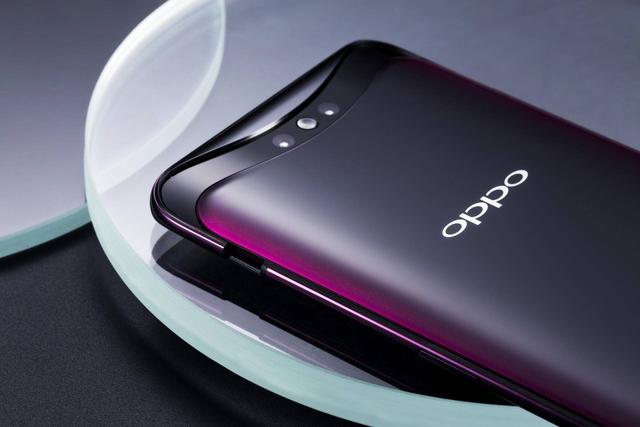 OPPO最新款手机，友情与陪伴的魔法时刻