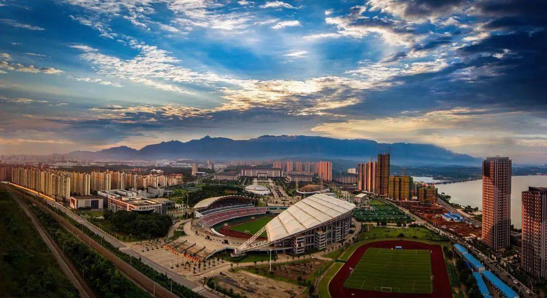 庐山市新动态，变化中的城市，学习铸就自信与成就