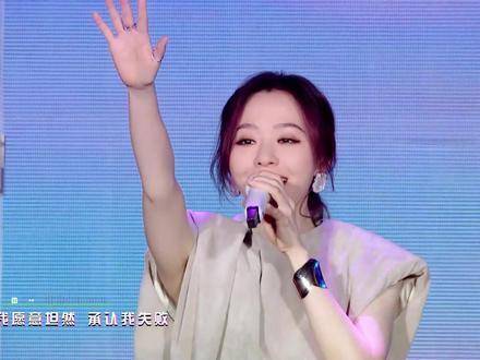 张靓颖最新动态，城市音符与温馨生活的交织